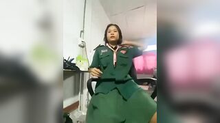 Học sinh Thái Lan đi học về chưa cởi đồ đã ngồi call sex