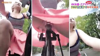 Độc lạ, Gái Xinh Đạp xe đạp nhét sex toy Ở yên Vừa đạp Vừa Thủ Dâm bóp vú bắn nước