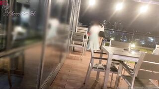 Gạ người lạ đi ăn gà rán, mà cứ Lén Sờ đùi mò lồn