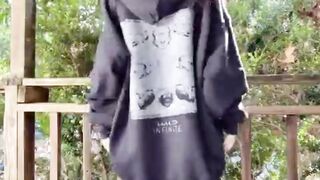 Em này đang hot