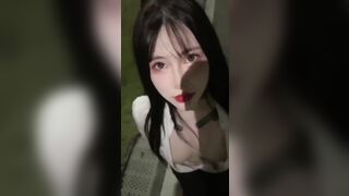 Bú cu public ngậm tinh