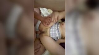 Đụ em họ mới lớn lồn đẹp eo thon, đụ rất phê.