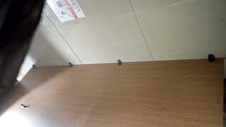 quay lén nhà vệ sinh mấy em non tơ đi đái thật kích thích - phần 24