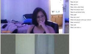Gái Châu Á và gái tây chat trên Omegle