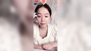Em hàng vú bự Việt Nam cực dâm livetream trên tiktok show cả vú với đầu ti