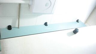 quay lén nhà vệ sinh mấy em non tơ đi đái thật kích thích - phần 42