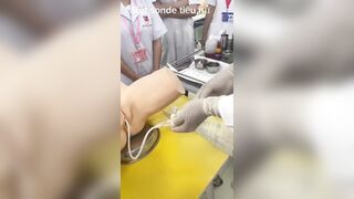 ngượng chín mặt. May chỉ là mô hình..