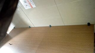 có 1 không 2 quay lén nhà vệ sinh nữ toàn các em non tơ xinh xắn - phần 12