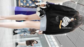 độc lạ quay lén quần lót mấy bé xinh tươi dạo phố - phần 2