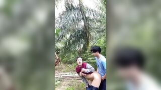 Nứng cặc thèm đụ xin chị họ, chị bảo thèm đụ thì ra ngoài vườn vắng chị cho mày đụ.