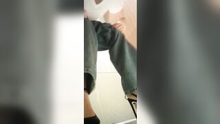 có 1 không 2 quay lén nhà vệ sinh nữ toàn các em non tơ xinh xắn - phần 32