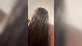 Khi đi du lịch chúng phòng cùng cô bạn thân