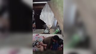 Cháu họ 17 nứng cặc xin đụ dì, cho đụ thật dì bắt phải vừa xem phim sex vừa đụ.