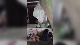 Cháu họ 17 nứng cặc xin đụ dì, cho đụ thật dì bắt phải vừa xem phim sex vừa đụ.