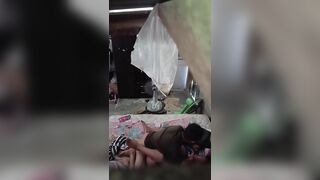 Cháu trai 17 tuổi bị dì họ bắt vừa đụ, vừa xem phim sex vừa đụ.