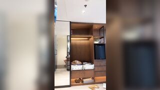Nữ idol live quên tắt live tream thảng nhiên đi toilet, bị nhiều thánh soi réo tên.