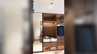 Nữ idol live quên tắt live tream thảng nhiên đi toilet, bị nhiều thánh soi réo tên.