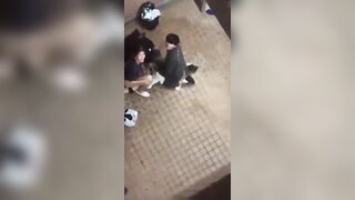 3 em sinh viên 2 trai 1 gái, thảng nhiên tụt quần nhau ra đụ ở khu chung cư.