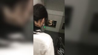 Cô vợ dâm đãng thích khoả thân và đeo máy rung ra khỏi nhà