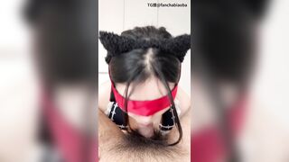 em sinh viên dâm vừa bú cu vừa thủ dâm sextoy