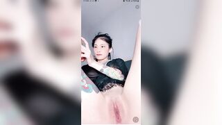Bảo Trân thủ dâm mặt em dâm quá nhìn thôi đã nứng rồi