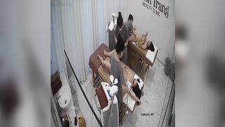 Hack cam quán spa triệt lông lồn mấy chị gái - 3