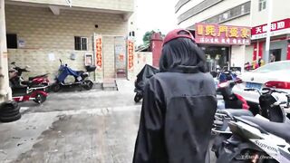 Cô gái có sở thích nude public 3