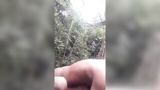 Lâm tặc dẫn cave lên núi cho thợ địt giữa rừng vú to dâm