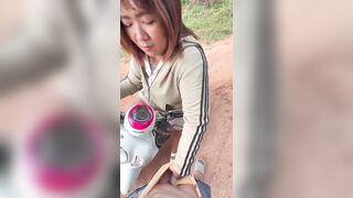 Dẫn chị họ có chồng chubby lên núi cho bú cu địt cho tê lồn phần 1