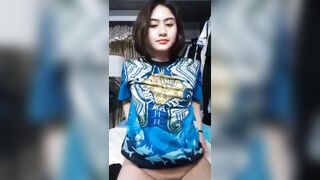 Rau nhờ bạn quay hộ clip tắm để gửi trai