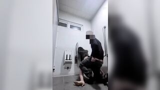khổ thân con bé nó say bj thằng bạn đè ra chịch còn quay lại video tống tình