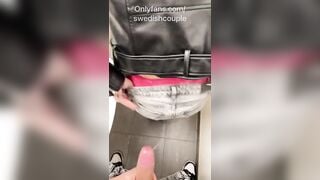 First date đưa em đi public tại nhà vệ sinh nam trung tâm thương mại