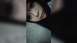 tí tuổi đầu đã nứng lồn thủ dâm