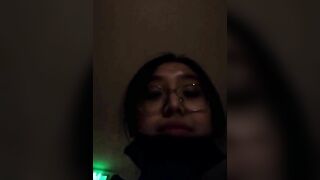 Con đĩ dâm dục kính cận có sở thích nude public ngoài cầu thang chung cư - 2