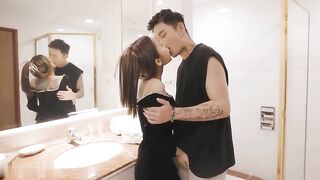 Đi nhà nghỉ vs Bạn Thân, Gạ nó tắm chung Loli Bú liếm cu Ko lông vú to