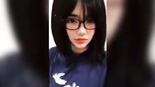 Em rau sinh viên xinh gái show hàng