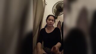 Chị hàng xóm nói cho chị xem thử con cu