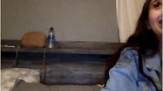 Teen show núm vú cho trai trên Omegle