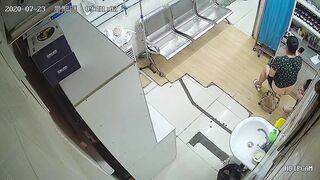Bệnh viện đặt cam quay lén các bệnh nhân nữ tụt quần lộ mông tiêm thuốc.