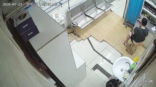 Bệnh viện đặt cam quay lén các bệnh nhân nữ tụt quần lộ mông tiêm thuốc.