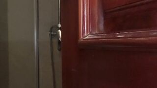 Gái dâm vú to lồn múp vừa tắm vừa khoe hàng dâm đãng phần 1