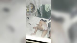 Thập thò rình mò em gái đang gọi cho ny nơi phòng trọ