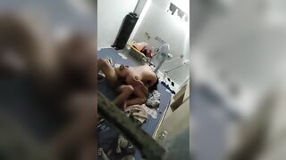 Anh họ 18 tuổi cố gắng đụ em gái 17 tuổi của mình, cái tuổi nứng lồn vô tội vạ.