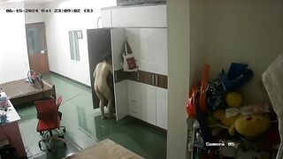 Hack camera phòng ngủ em gái