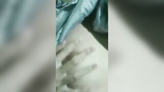Em gái xoa ti cực non nớt