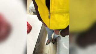 Gạ gẫm chị giao hàng dâm vú to lồn dâm chảy nước kích thích phần 2