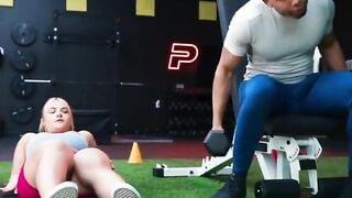Cho người yêu đi tập gym bị anh cặc to địt cho tê lồn dâm đãng lồn ngập tinh