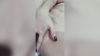 Địt cùng ny về e còn nứng quá lên thủ dâm