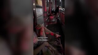 Em gái thủ dâm ngay trạm xe bus
