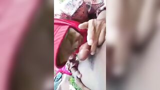 Gạ địt chị mbbg bán nước ở khu công nghiệp bú cu trai dâm đãng